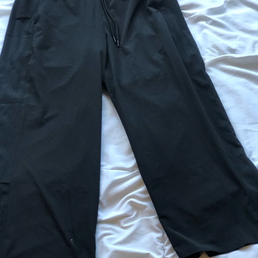 Athleta Women’s Black Wide-Leg Joggers with Drawstring